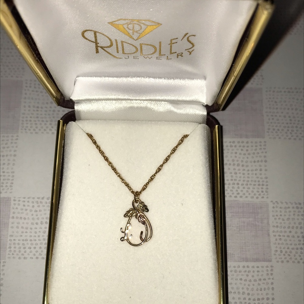 A Riddle’s Jewelry Cursive L Necklace - Picture 2 of 7
